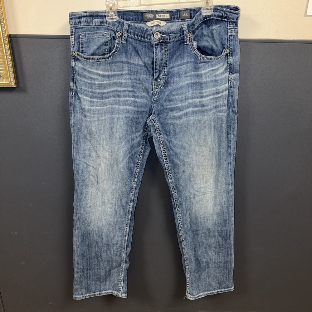 BKE Buckle Jeans Men 38x32 Derek Relaxed Bootleg Bootcut Whisker Grudge Denim